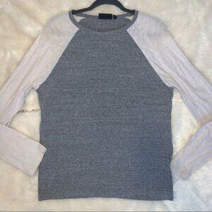 Men’s Sz Medium Grey Long Sleeve